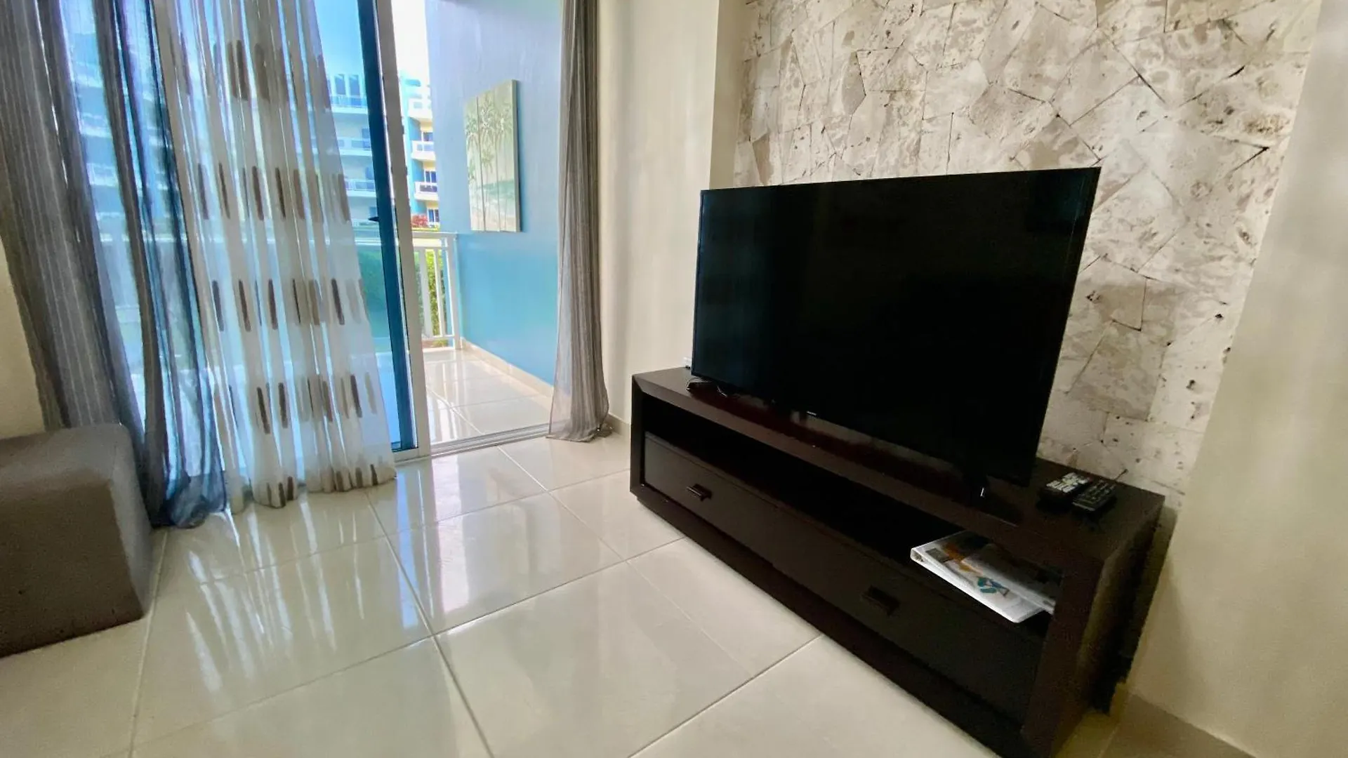 Radiant Realm Residence Free Parking Bbq Central Los Corales بونتا كانا 0*,