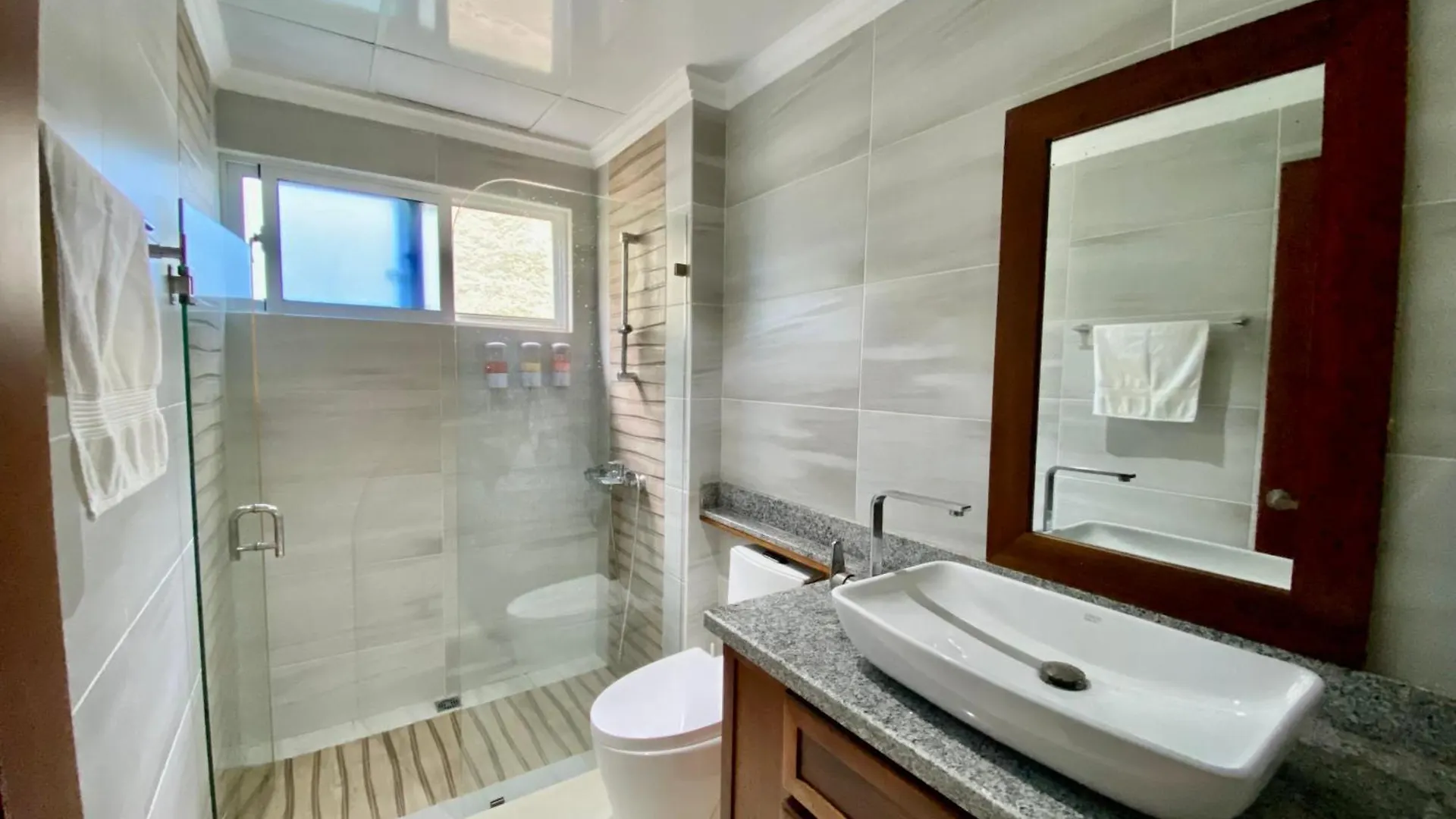 Radiant Realm Residence Free Parking Bbq Central Los Corales بونتا كانا شقة