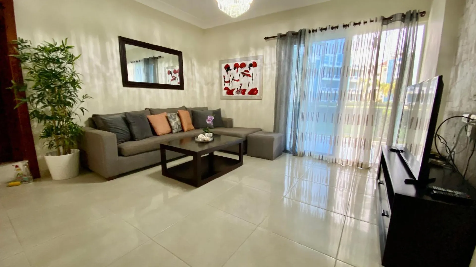 Radiant Realm Residence Free Parking Bbq Central Los Corales بونتا كانا شقة