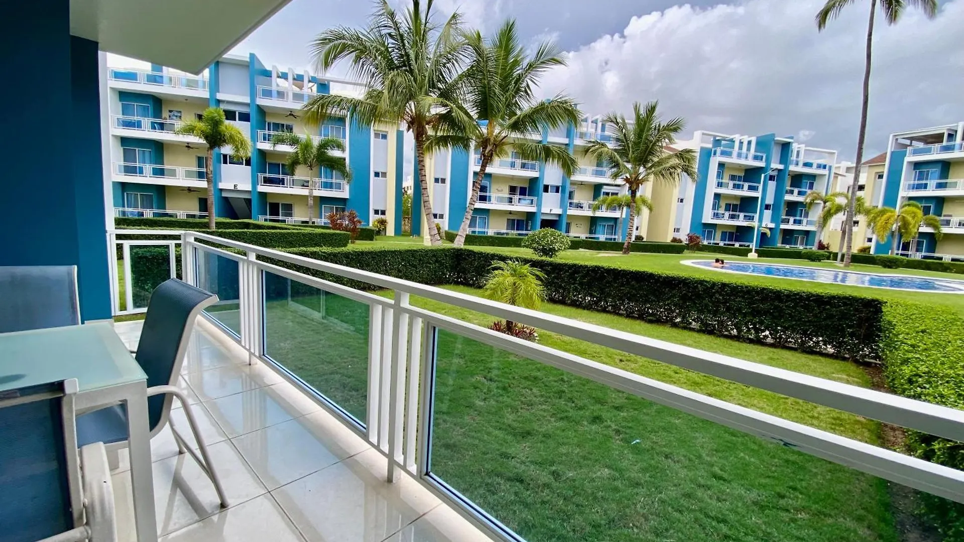 Radiant Realm Residence Free Parking Bbq Central Los Corales بونتا كانا شقة