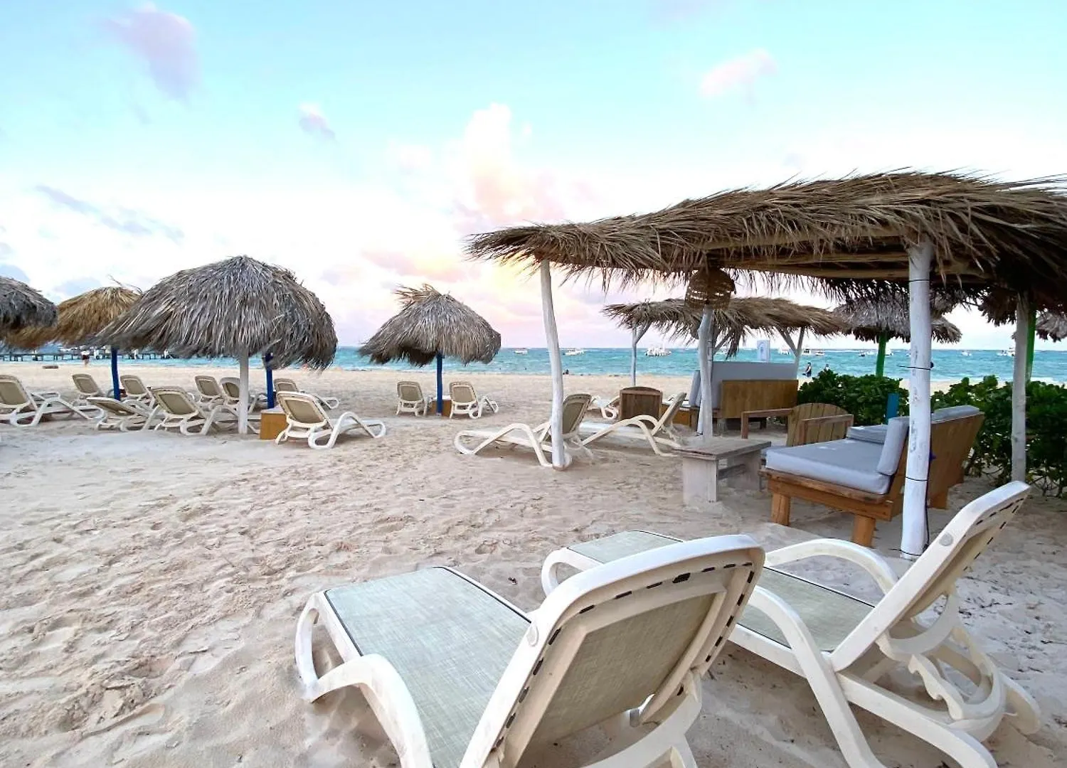 Radiant Realm Residence Free Parking Bbq Central Los Corales بونتا كانا شقة