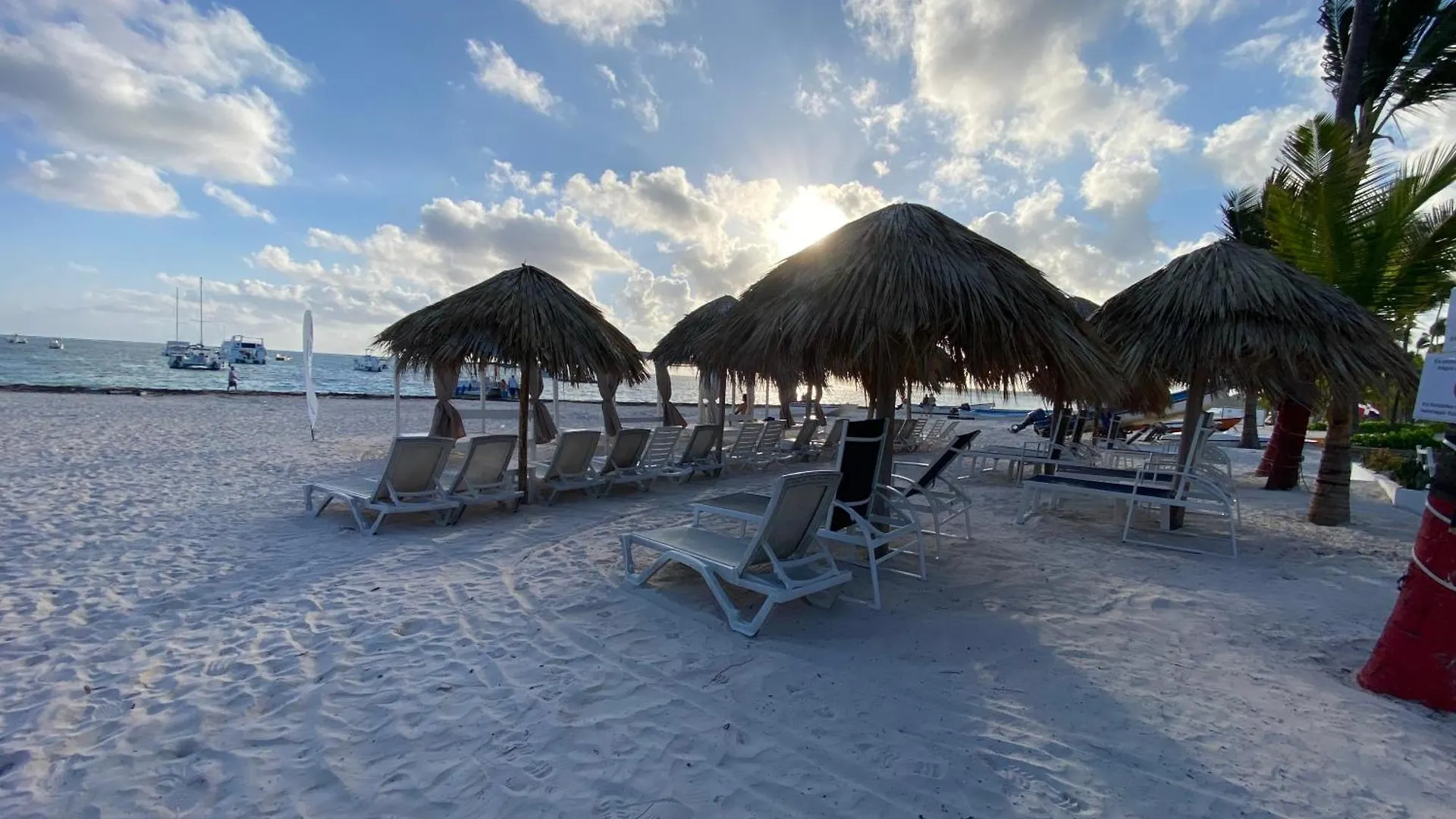 Radiant Realm Residence Free Parking Bbq Central Los Corales بونتا كانا