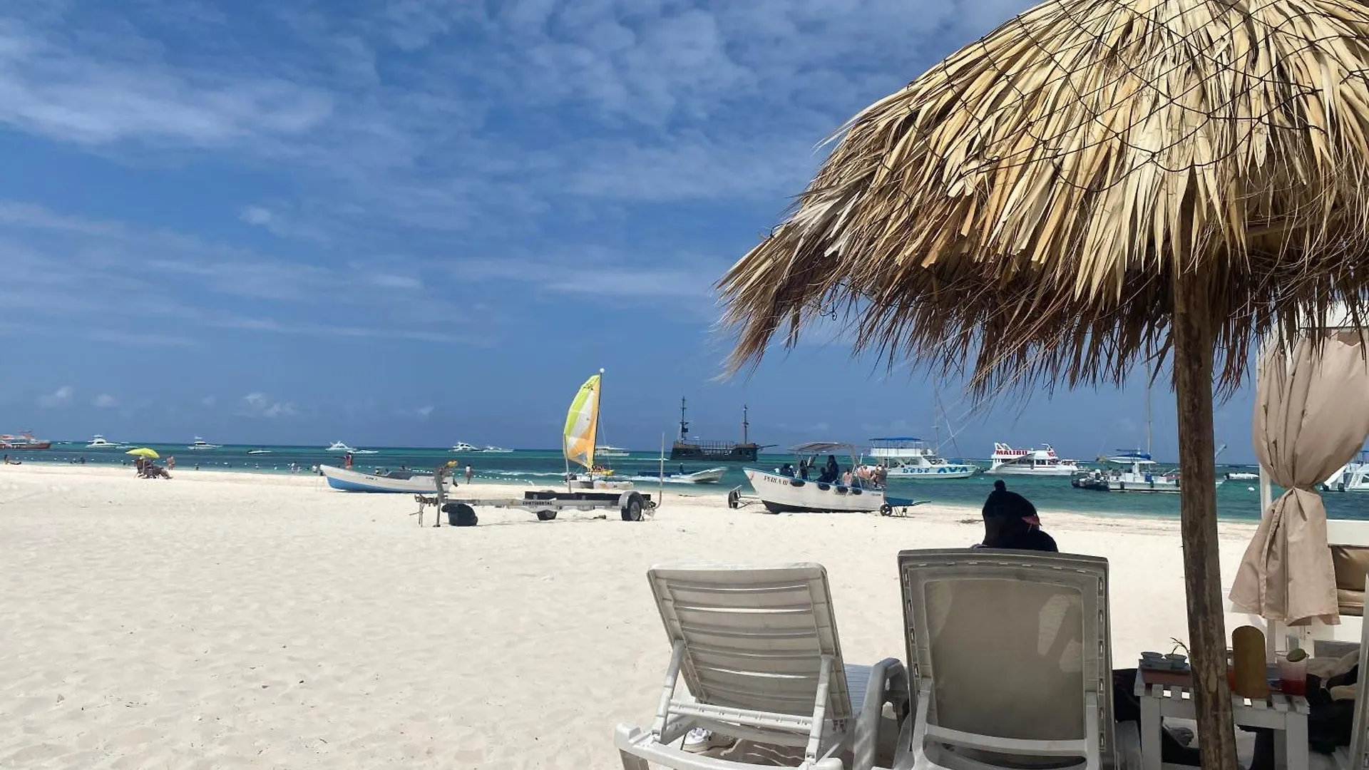 Radiant Realm Residence Free Parking Bbq Central Los Corales بونتا كانا شقة