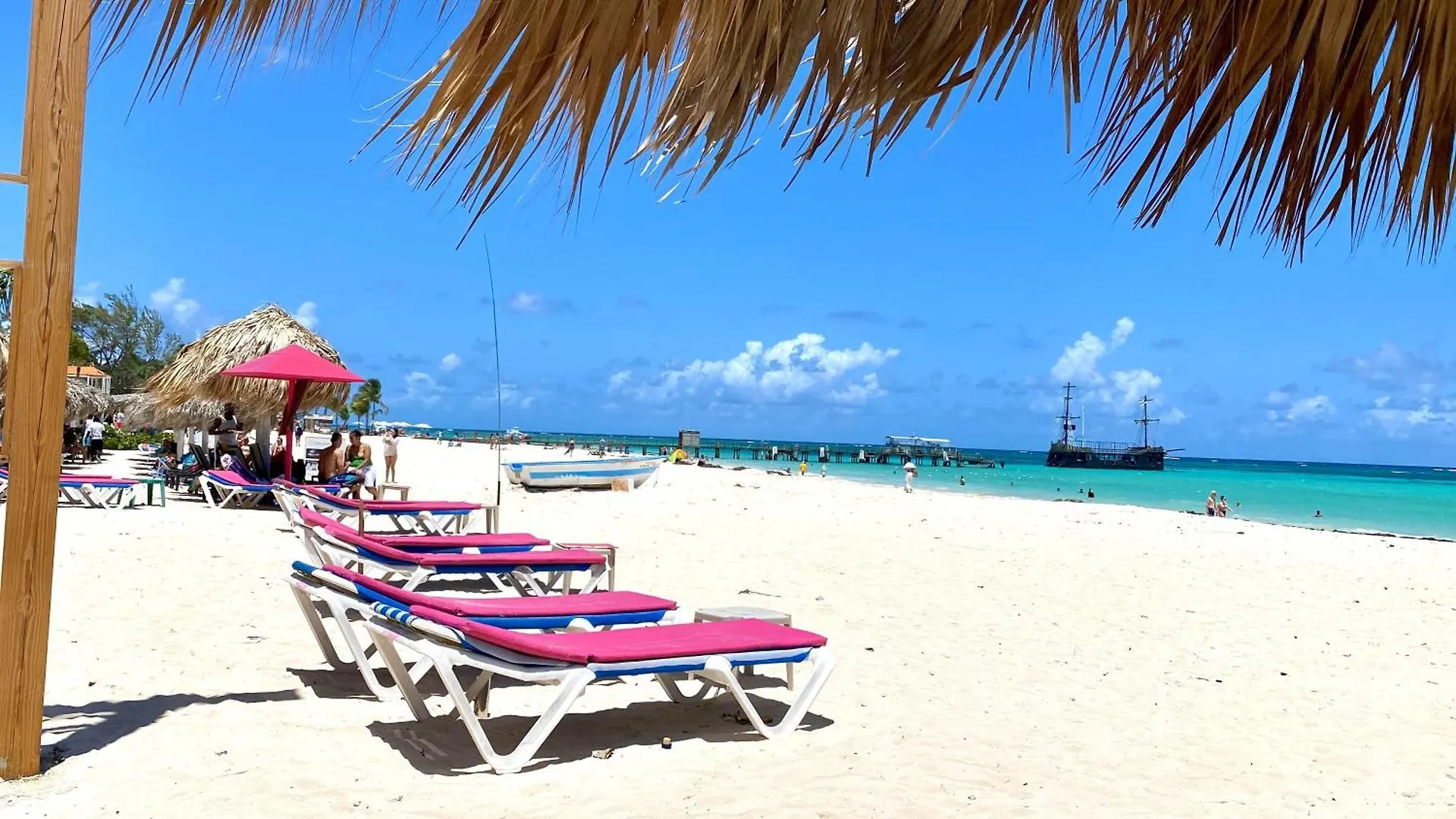 Radiant Realm Residence Free Parking Bbq Central Los Corales بونتا كانا 0*,